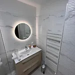 Appartement Nouveau Cœur De Ville, 100 M De La Plage, Spacieux