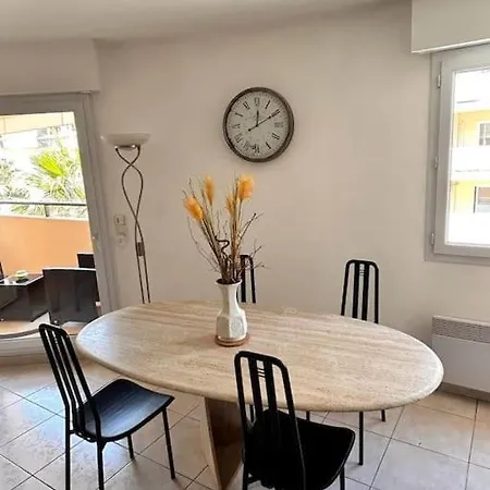 Daire Grand T2 Lumineux, 2 Balcons, Coeur De Ville, A 100m Plage, Parking
