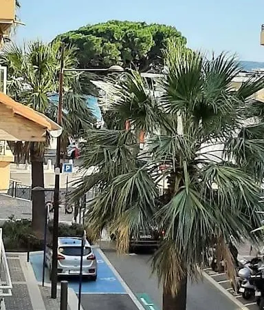 Grand T2 Lumineux, 2 Balcons, Coeur De Ville, A 100m Plage, Parking Apartman