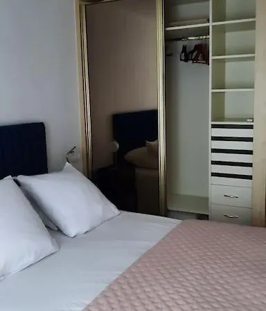 Grand T2 Lumineux, 2 Balcons, Coeur De Ville, A 100m Plage, Parking *