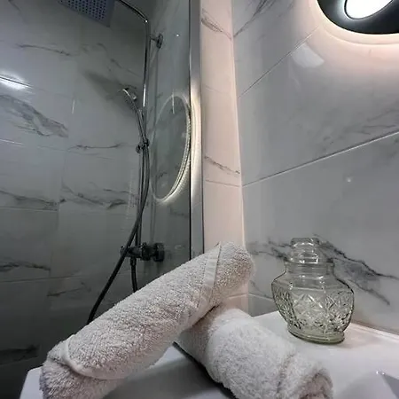 Nouveau Coeur De Ville, 100 M De La Plage, Spacieux Apartment