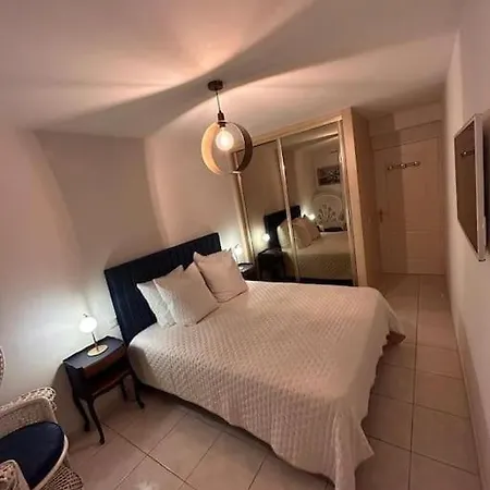 Grand T2 Lumineux, 2 Balcons, Coeur De Ville, A 100m Plage, Parking