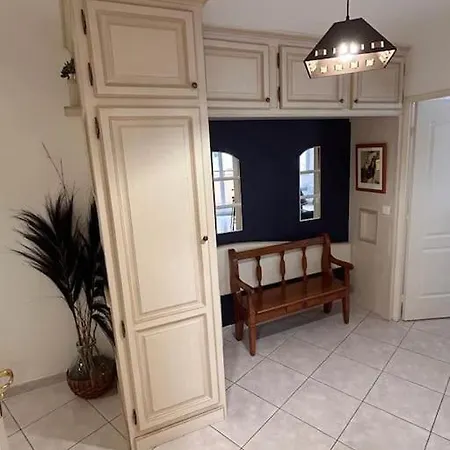 Apartment Nouveau Coeur De Ville, 100 M De La Plage, Spacieux Sainte-Maxime