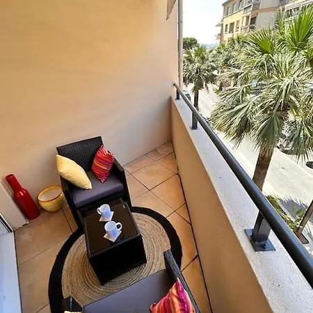 Grand T2 Lumineux, 2 Balcons, Coeur De Ville, A 100m Plage, Parking Sainte-Maxime